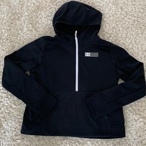 UnderArmour women’s black half zip sweatshirt